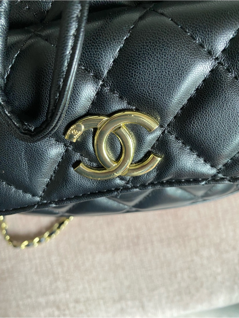 QUILTED CHAIN BACKPACK - Picture 11 of 15